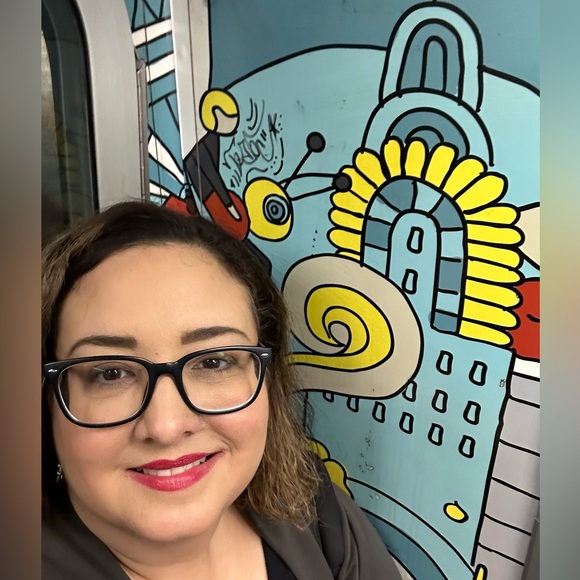 Meet your Posher, Ruth - Picture 3 of 10